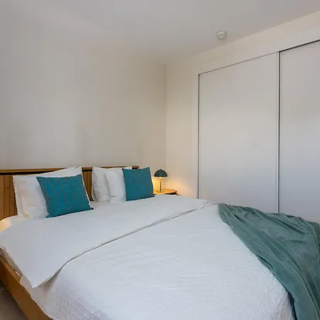 Apartment Stunning 3-bedroom Seaview Penthouse